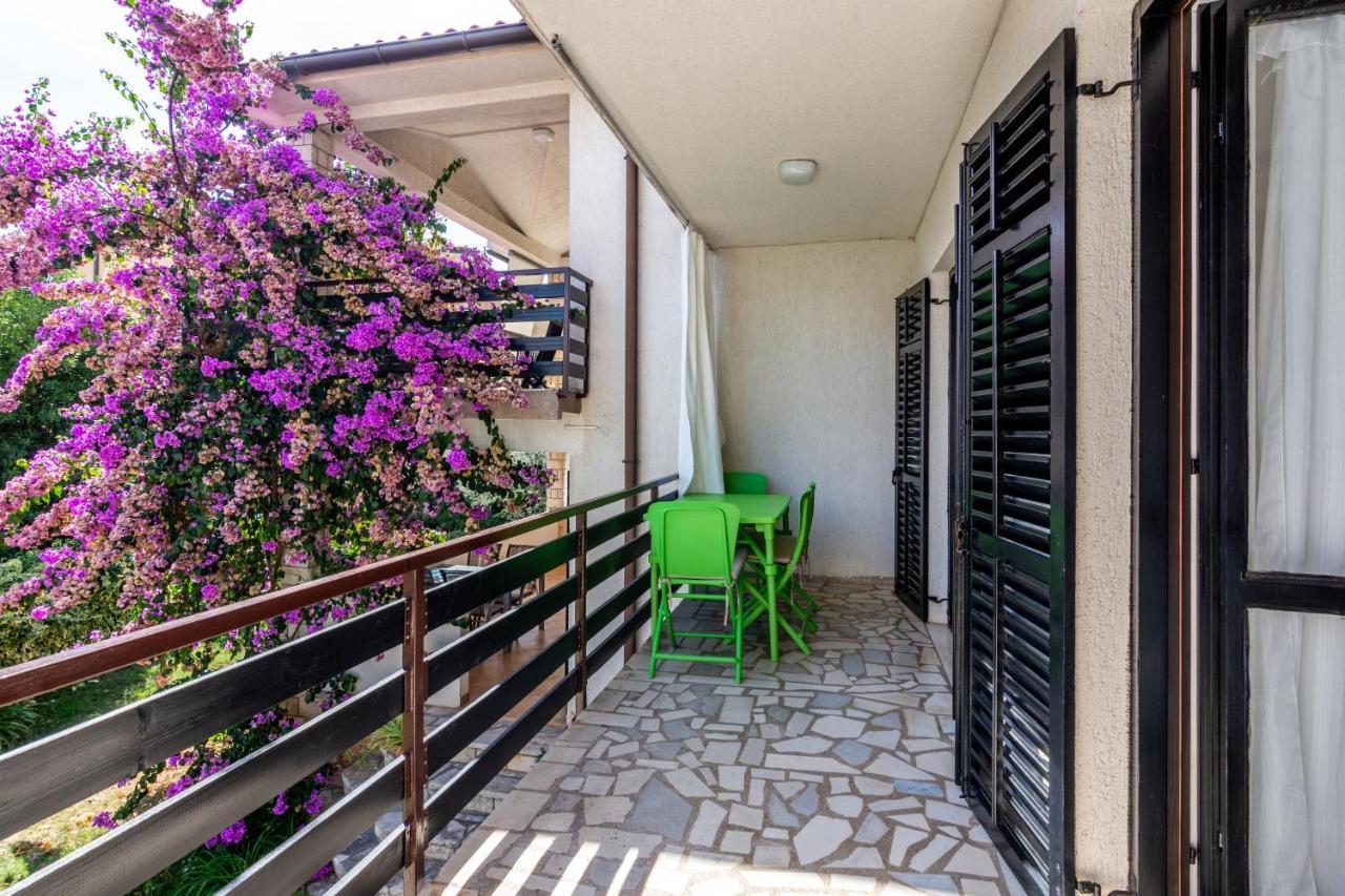 Apartments With A Parking Space Pjescana Uvala, Pula - 7349 Εξωτερικό φωτογραφία